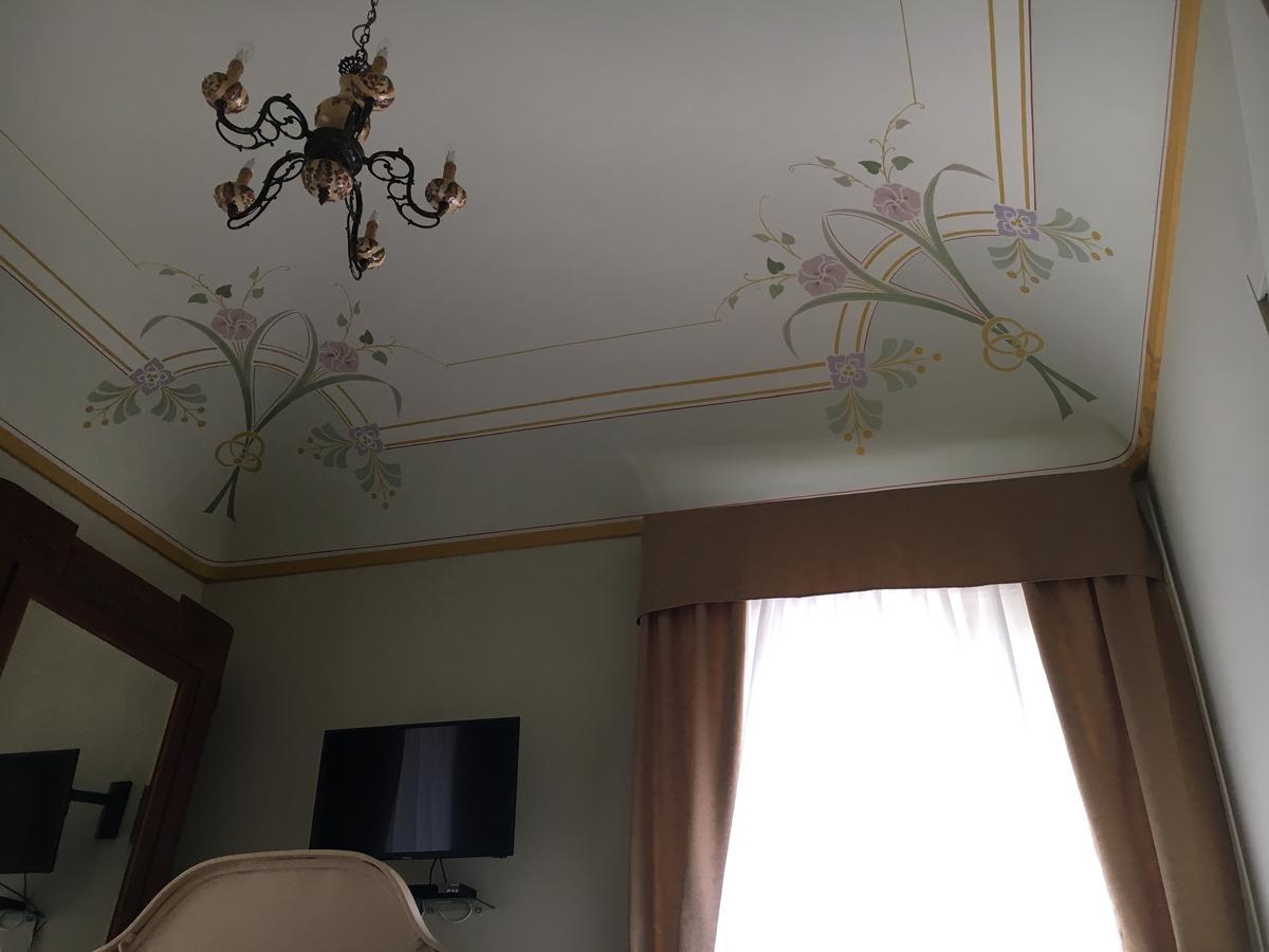 Hotel Sant'Anna Floresta Buitenkant foto